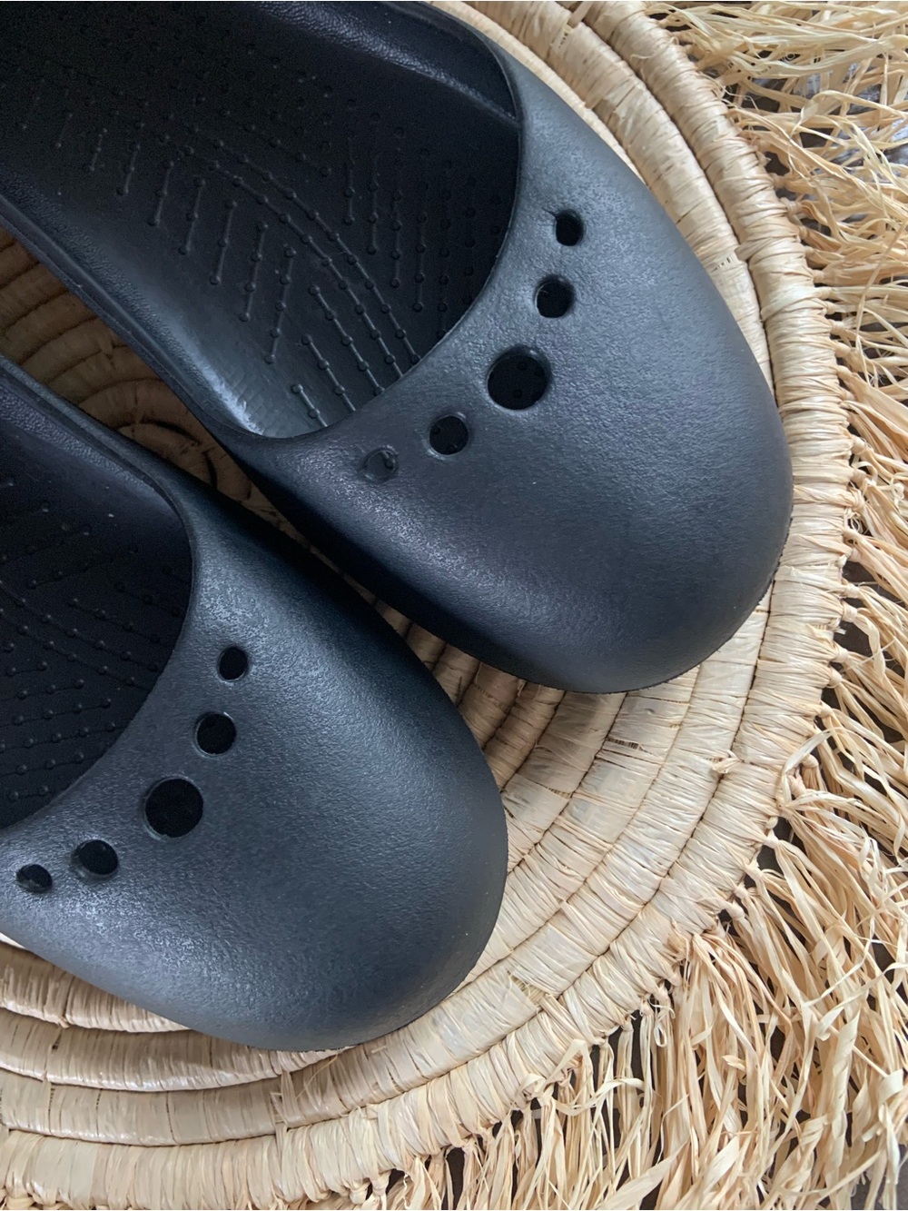 CROCS Women’s Matte Black Round Toe Slip On Ballet Flats Size 9 - Picture 7 of 16